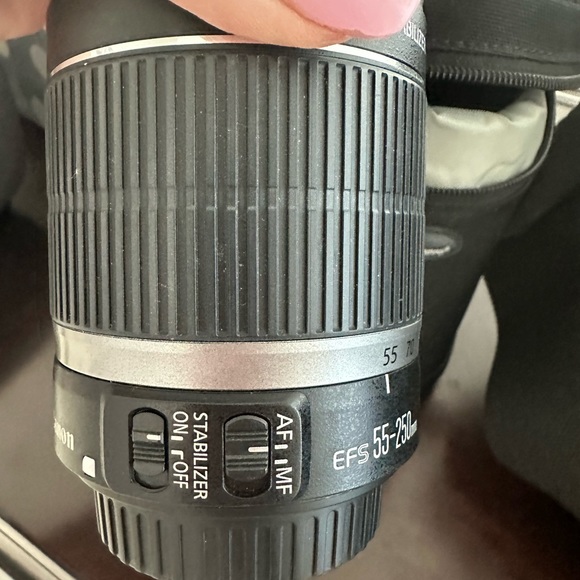 CANON Rebel T1i EOS 500D with 2nd lenses- zoom battery, charger & case - Picture 4 of 16